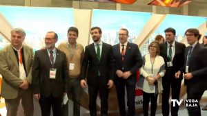 Autoridades y rostros conocidos de la política recorren FITUR