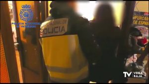 La Policía Nacional detiene a una persona por abandonar a una recién nacida en un portal en Orihuela