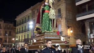 Guiño a la Semana Santa desde los balcones oriolanos