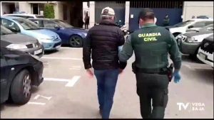 Prohibición de residir o acudir a la ciudad al madrileño que se grabó insultando a los torrevejenses