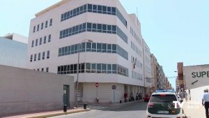 Prisión para una vecina de Torrevieja que burló cuatro veces el confinamiento para comprar en Elche