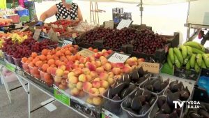 El mercadillo semanal de Torrevieja abre sus puertas con una buena respuesta ciudadana