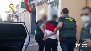 La Guardia Civil detiene a una banda especializada en robar dentro de vehículos en campos de golf