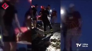 Los bomberos rescatan a un hombre herido de 63 años en el Monte de San Miguel de Orihuela