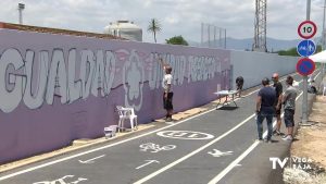 Almoradí muestra su apoyo a la igualdad de género a través de un amplio grafiti
