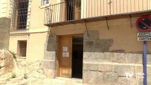 Cáritas de Orihuela sigue adelante con la labor de sus voluntarios, aportando alimentos y atención