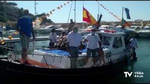 Cabo Roig celebra la Virgen del Carmen con salida por el mar como homenaje a los fallecidos