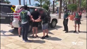 La Guardia Civil de Guardamar desarticula una banda dedicada al tráfico de droga en la provincia