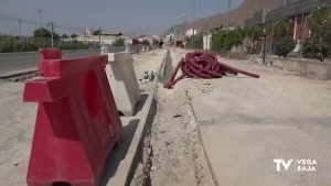 Obras en la carretera que une Redován y La Campaneta para ampliar el carril bici