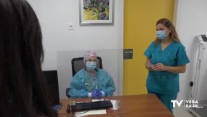 Los profesionales sanitarios atenderán en los centros de salud también por videoconferencia