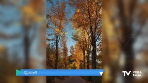 El otoño dibuja un paisaje único en la carretera con dirección al nacimiento del Río Segura