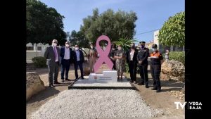 San Fulgencio inaugura un monumento en recuerdo y apoyo a las mujeres que padecen cáncer de mama