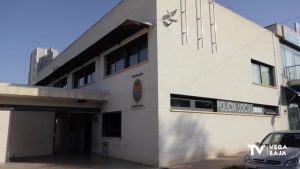 La Policía Local de Guardamar denuncia al propietario de una vivienda por celebrar una fiesta