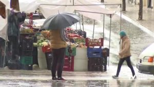 Se cumplen los pronósticos y las nubes descargan a su paso por la comarca