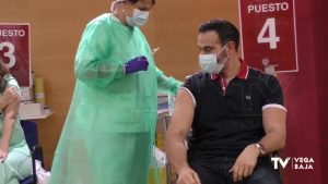 Se inicia la vacunación a personal sanitario del Hospital de Torrevieja y del Hospital Vega Baja