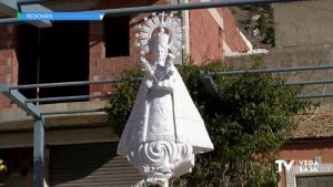 La Patrona de Redován, la Virgen de la Salud, vuelve a su plaza tras ser restaurada