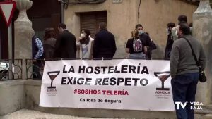 Los hosteleros de la Vega Baja se concentran en Callosa para pedir ayudas