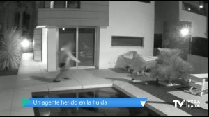 Lo pillan "in fraganti" robando en una casa de Guardamar y agrede a un agente de Guardia Civil