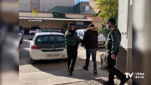 Detenidos en Callosa por presuntamente robar 20.000 euros en un domicilio