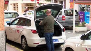 1.000 euros por taxista: las ayudas de la Generalitat para salvar al sector