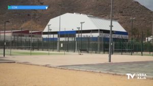 Cox ofrece sus instalaciones deportivas y propone vacunar dentro de los vehículos