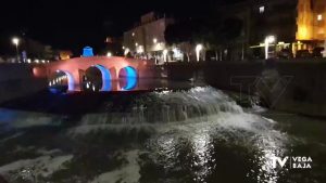 El Complejo Hidráulico Monumental de Rojales se ilumina de azul durante toda la semana