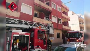 Incendio en un edificio habitado por okupas en Torrevieja