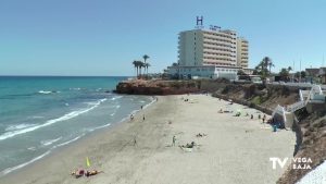 Se autoriza practicar surf en Cala Cerrada cuando haya bandera roja