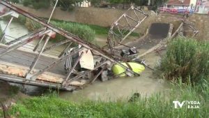 No hay peligro de vertidos en Orihuela tras el desplome de una hormigonera al río en Beniel