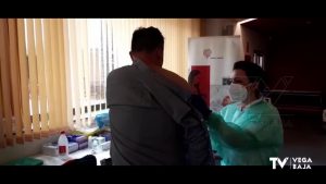 El Hospital Universitario de Torrevieja vacuna con Moderna a pacientes oncológicos