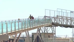 La nueva pasarela peatonal sobre las vías del AVE tendrá que esperar