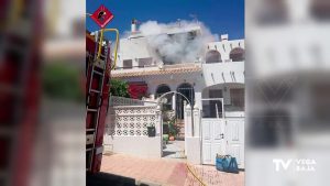 Incendio en una vivienda de Torrevieja cuya inquilina sufre posible síndrome de diógenes