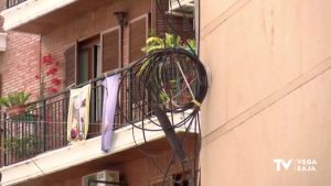 Soterrar los cables de la calle: una asignatura pendiente en los municipios de la Vega Baja