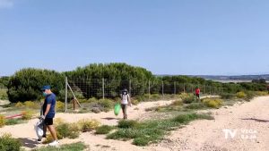 El Parque Natural de las Lagunas de la Mata y Torrevieja acumula más de 60 kilos de basura