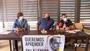 1.000 familias de la Vega Baja acuden a la justicia para mostrar su rechazo al plurilingüismo