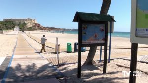 Un socorrista, agredido en la Playa La Glea de Orihuela Costa