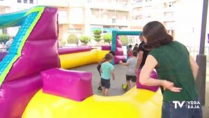 Juegos infantiles en la Glorieta de Cox con motivo de las fiestas patronales