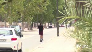 Primer percance en el nuevo carril bici sin abrir que une Almoradí y Algorfa