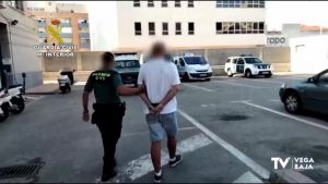 La Guardia Civil detiene a un hombre que robaba en Torrevieja disfrazado de trabajador