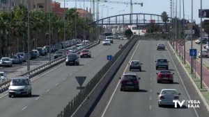 Herido el conductor de un patinete al chocar con un coche en Cabo Roig