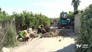 Comienzan las obras de reparación y asfaltado del camino viejo de Almoradí y los Santicos de Piedra