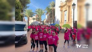 800 personas de la Vega Baja se dan cita en la 1º Marcha Solidaria Dolores contra el Cáncer de Mama