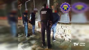 La Policía Local de Callosa de Segura detiene a dos hombres por forzar la máquina de zona azul