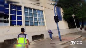 Localizan en Guardamar a uno de los presuntos autores de un robo en un instituto de Alicante