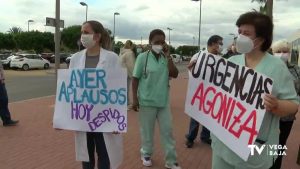 Los médicos sin MIR reclaman las mismas condiciones laborales que sus compañeros