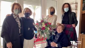 Torrevieja felicita a una de sus vecinas más longevas: Ascensión, de 100 años