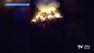 Unas brasas tiradas al contenedor provocan un incendio en el camión de la basura de Redován