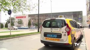 Orihuela presenta el proyecto para la ordenanza reguladora del servicio de taxis