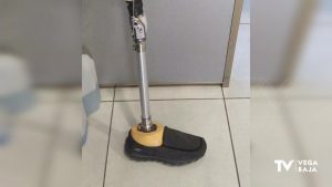 Una prótesis ortopédica llega la oficina de objetos perdidos de la Policía de Pilar de la Horadada