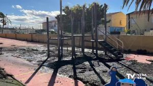 Una pelea entre dos adolescentes acaba con un parque infantil de Torrevieja calcinado